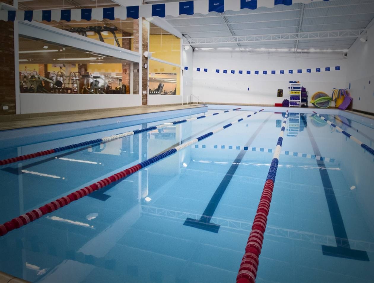 Piscina aquecida da Modella Center Tatuapé